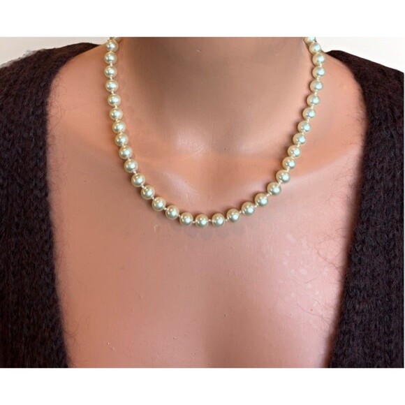KJL Kenneth Jay Lane Cream Single Strand Faux Pearl Necklace Classic Knotted - Picture 1 of 4